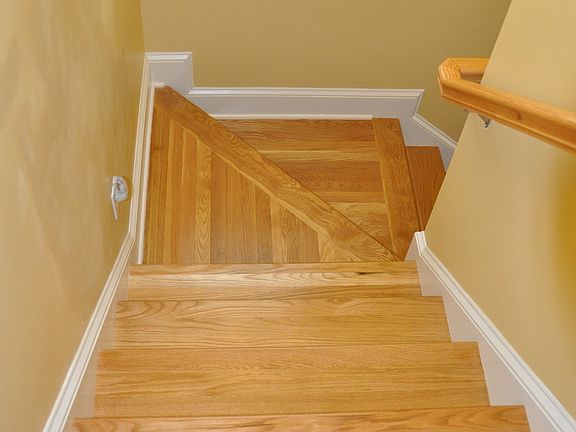 Wood stairs..no carpet