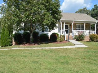 5288 Springhouse Farm Rd, Winston Salem, NC 27107