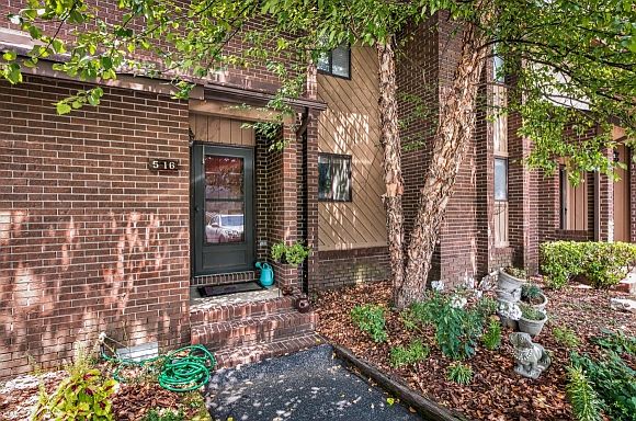 1st image of 516 Manor Dr #0