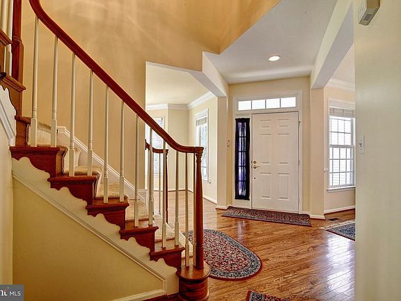 3rd image of 45834 Oak Branch Ln