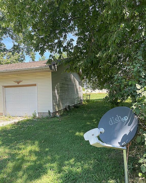 1st image of 1526 E Jordan Dr