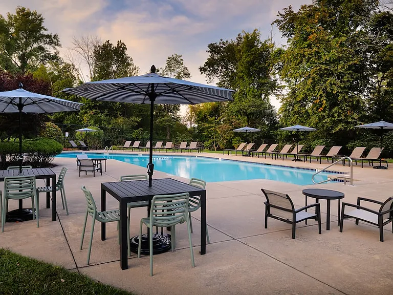 Swimming pool and sundeck with picnic areas