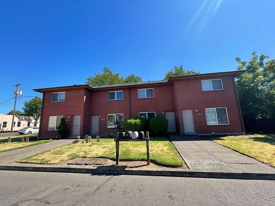 1st image of 2223 E 8th St