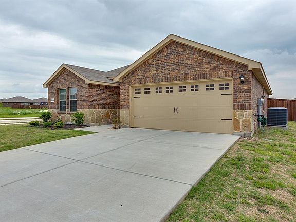3rd image of 3101 Pembrooke Dr