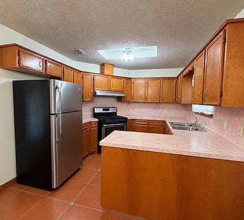 3rd image of 1301 W Duranta Ave
