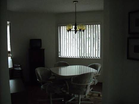 4th image of 6 Pine Hurst Pl