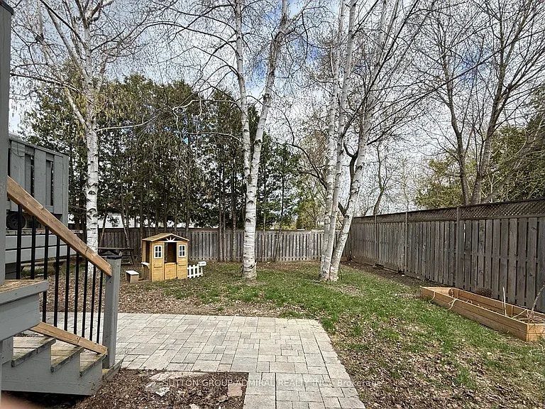 386 Irene Dr — Photo 4