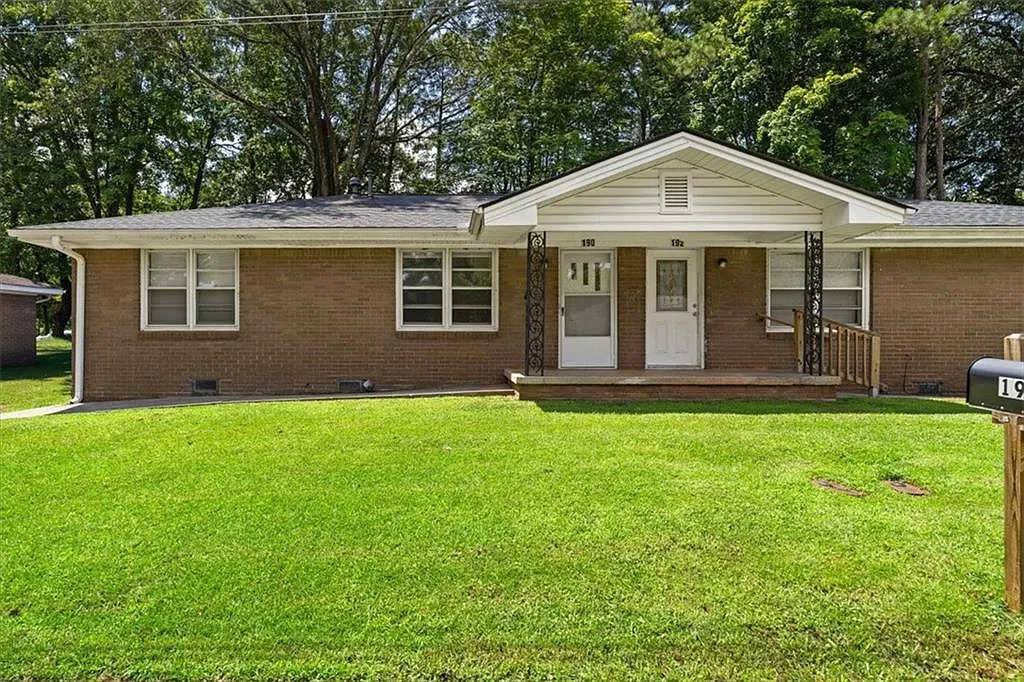 2 bed, 1.0 bath, 864 sqft, $1,445 — Photo 1