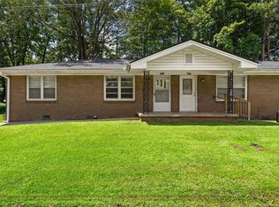 190 Opal Dr, Roswell, GA 30075