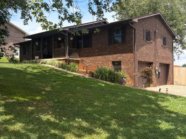 3635 Lakeside Dr, Louisville, TN 37777