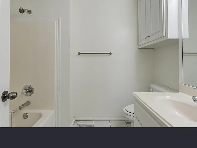 503 N Clinton Ave #B — Photo 2