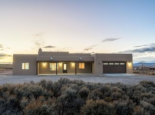 12 Vista Linda Rd, Ranchos De Taos, NM 87557