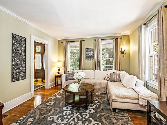 222 First ave,pelham,ny,10803 ( 006of 39).jpg
