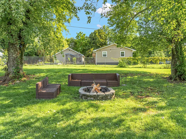 217 Buckingham Dr — Photo 42