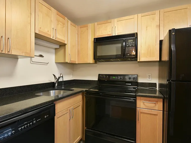 320 W 2nd St #210 — Photo 6