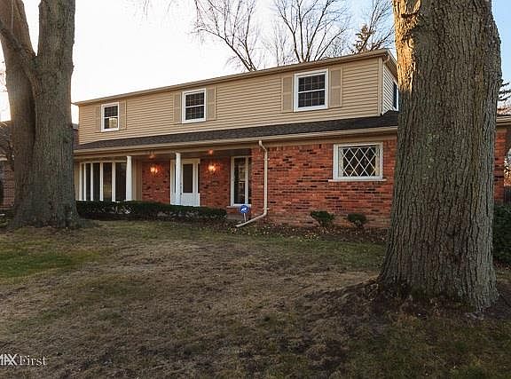 4th image of 657 S Brys Dr