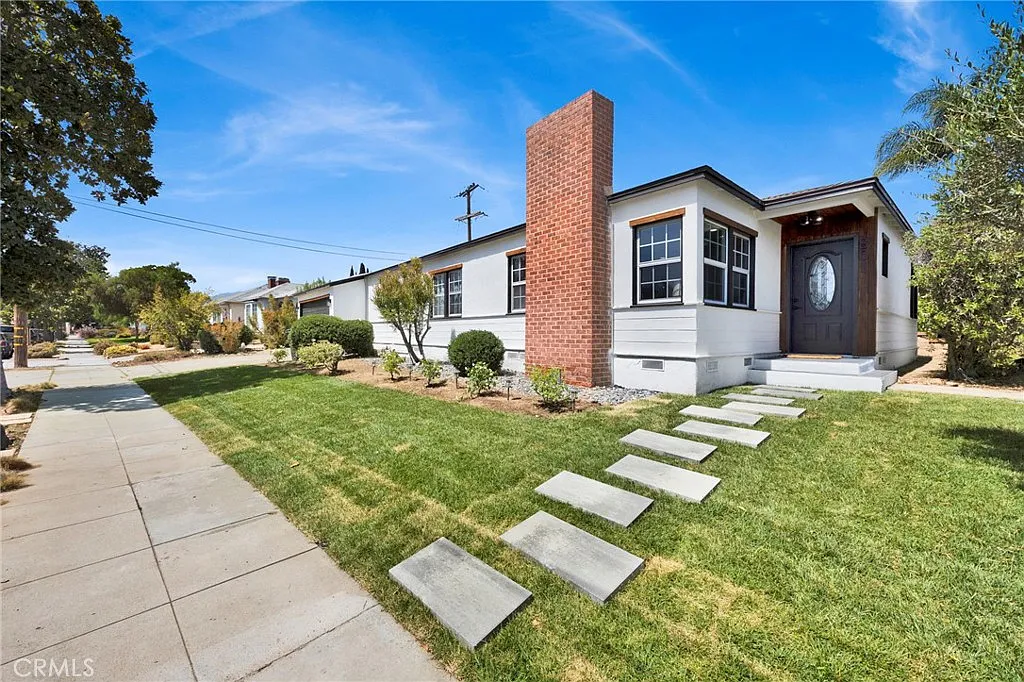 3 bed, 1412 sqft, $5,600 — Photo 1