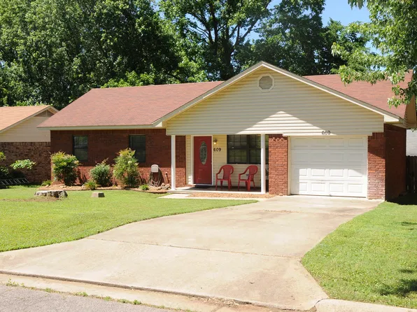 2217 Brookside Pkwy, Indianapolis, IN 46201