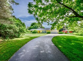 386 Green Bay Rd, Cedarburg, WI 53012