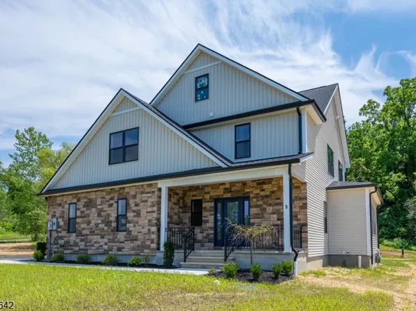 5 Emerald Dr, Hardyston Twp., NJ 07419