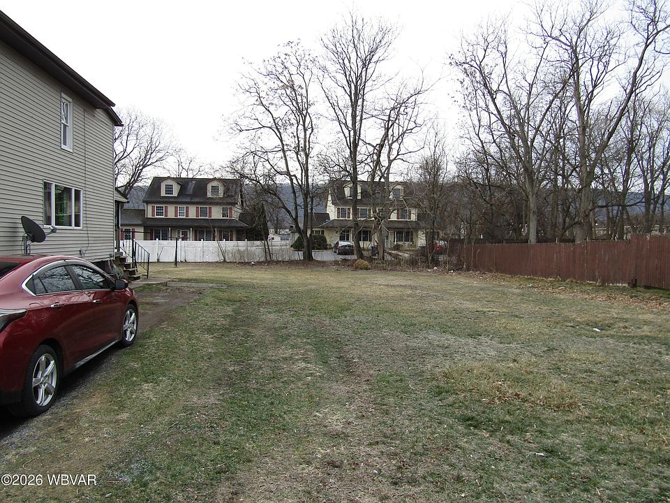 2nd image of 2411-2413 Linn St