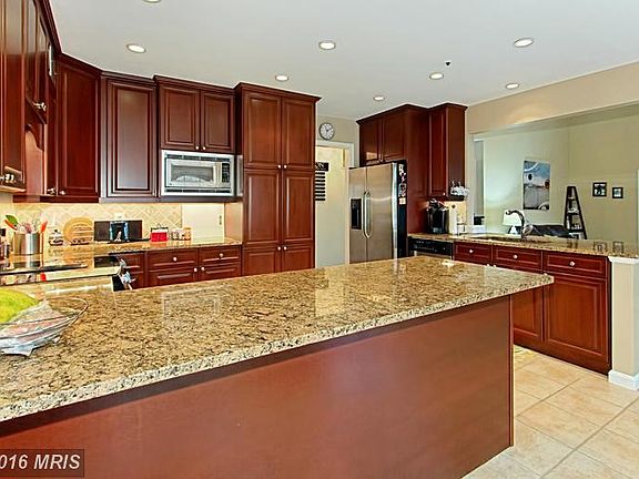 5th image of 13913 S Springs Dr