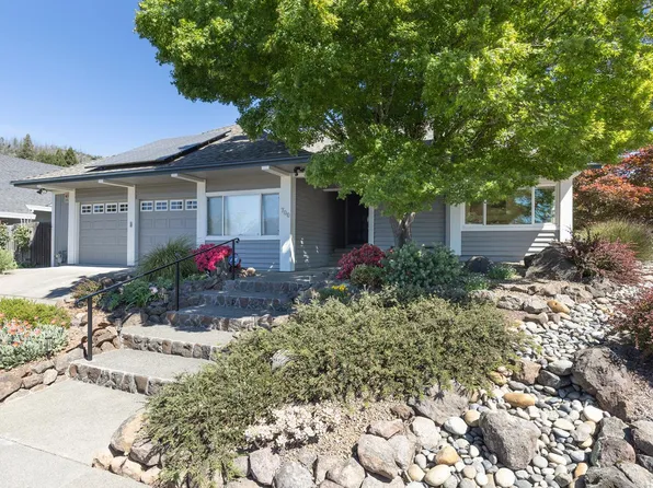 700 Montclair Drive, Santa Rosa, CA 95409