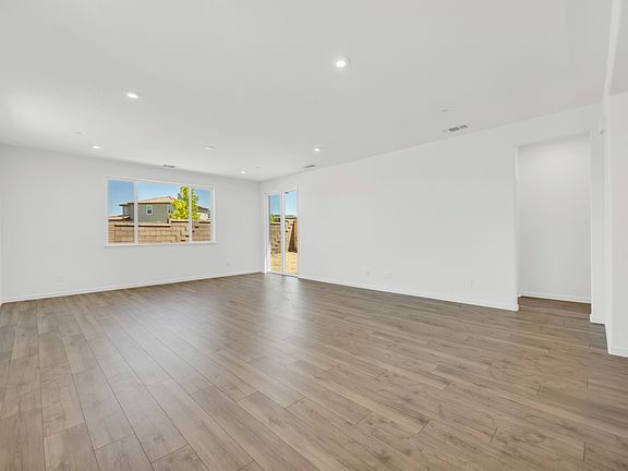 4th image of 4825 Conelly Cir