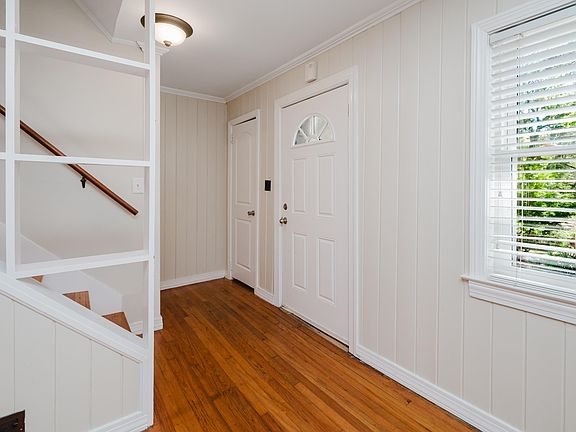 5th image of 312 Mecca Ave