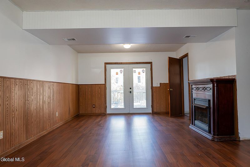 3rd image of 141 Clement Avenue