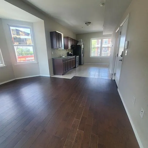5052-54 Walnut St #301 — Photo 1
