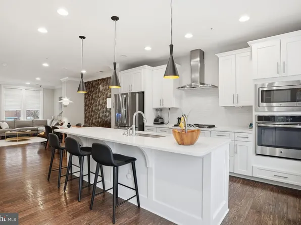 3420 11th St S, Arlington, VA 22204