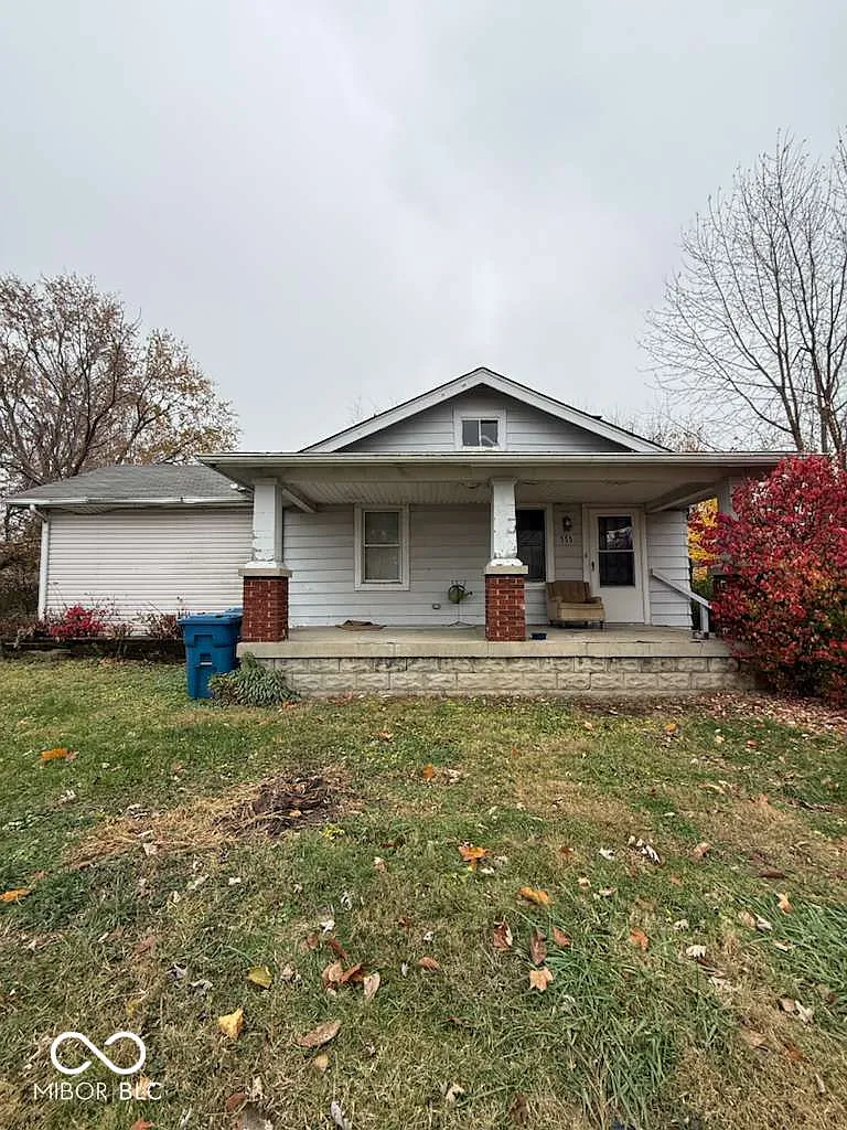 555 Woodrow Ave photo 1
