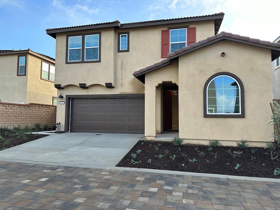 1st image of 2923 E Hamilton Paseo