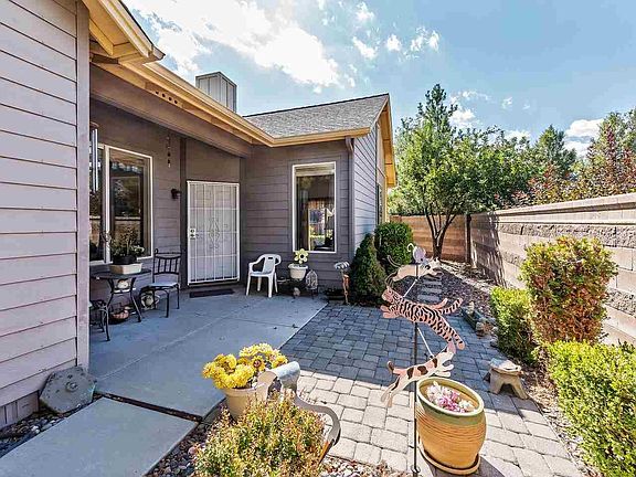 2nd image of 5607 Crescent Hill Way