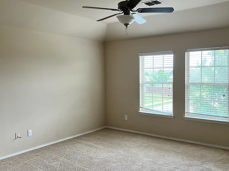12300 Shine Ave — Photo 12