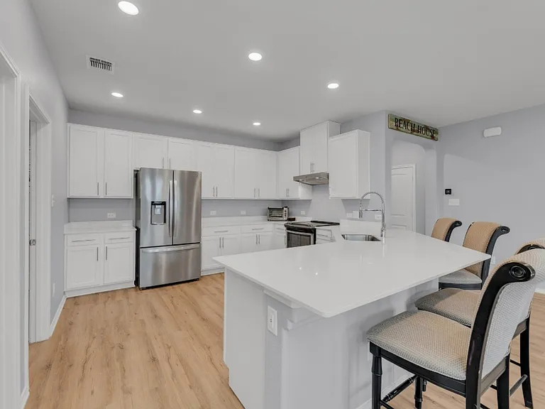 13916 Lyndon B Johnson St — Photo 3