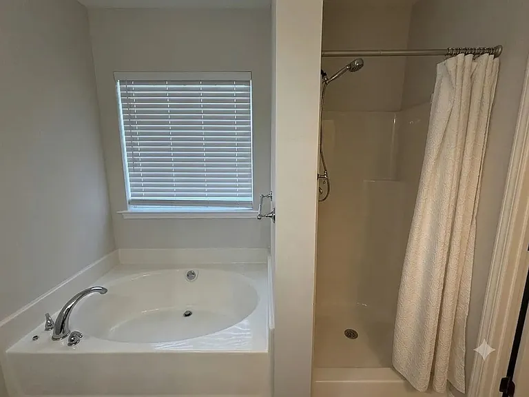3055 Kennesaw Dr NW — Photo 4