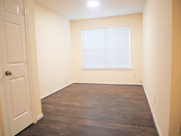 2311 Flint Brook Ct — Photo 14