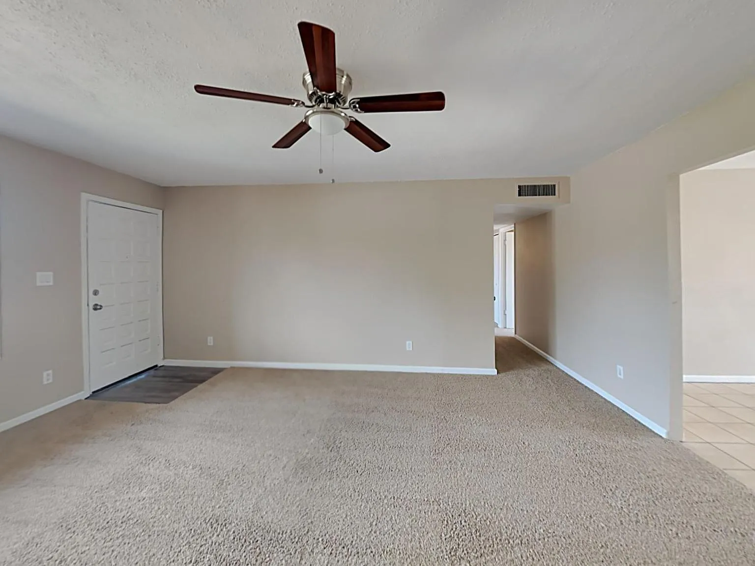 7465 W Cheryl Dr — Photo 3