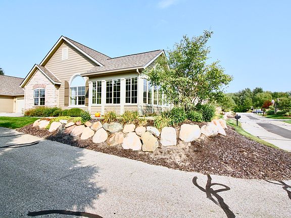 2nd image of 5218 Fawn Creek Dr SW
