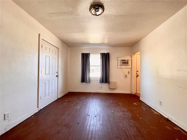 saint-petersburg-florida-81387809 picture