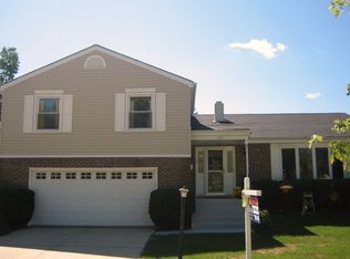 109 Patricia Pkwy, Streamwood, IL 60107