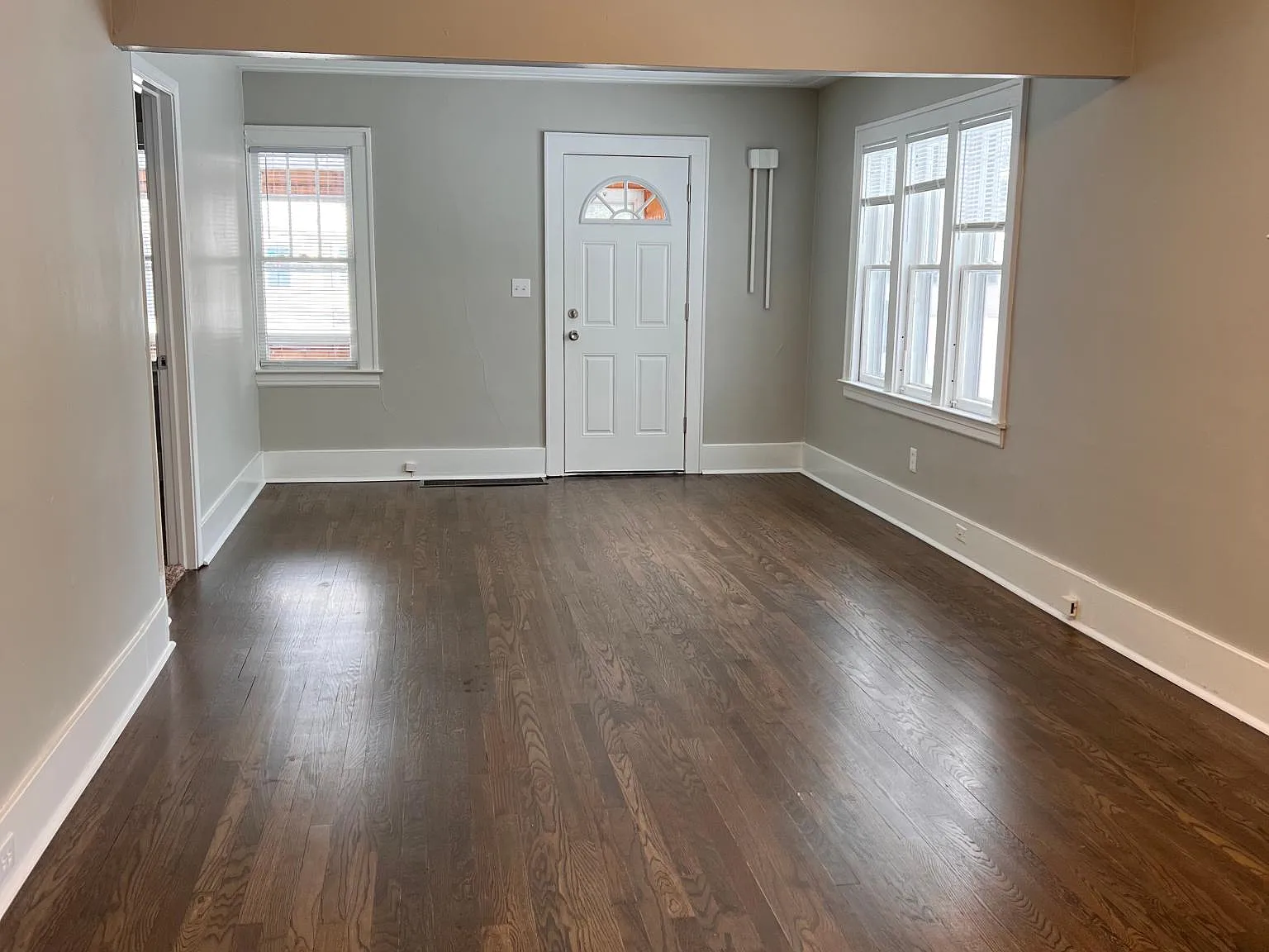3 bed, 960 sqft, $1,800 — Photo 4