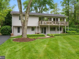 9804 Betteker Ln, Potomac, MD 20854