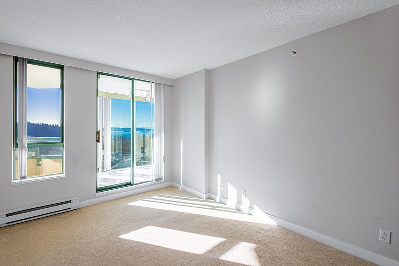 West Vancouver Apartment for rent - 2 Bedrooms — photo 24