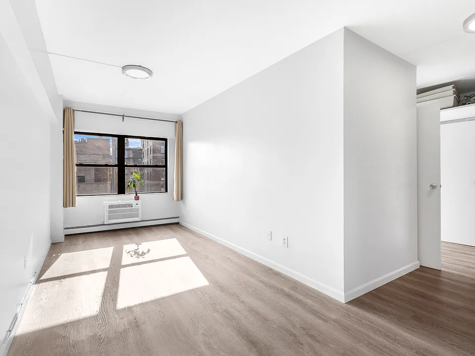 200 Bowery #8C