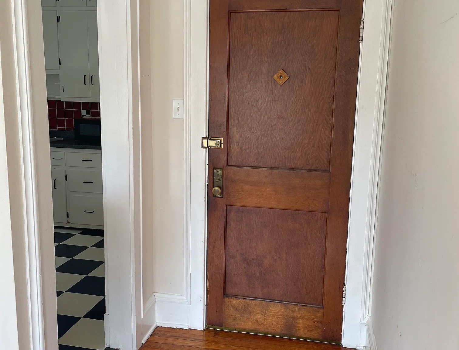 519 Mercer St — Photo 4