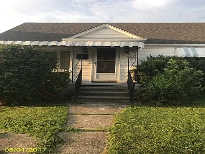 324 McLean St photo 1