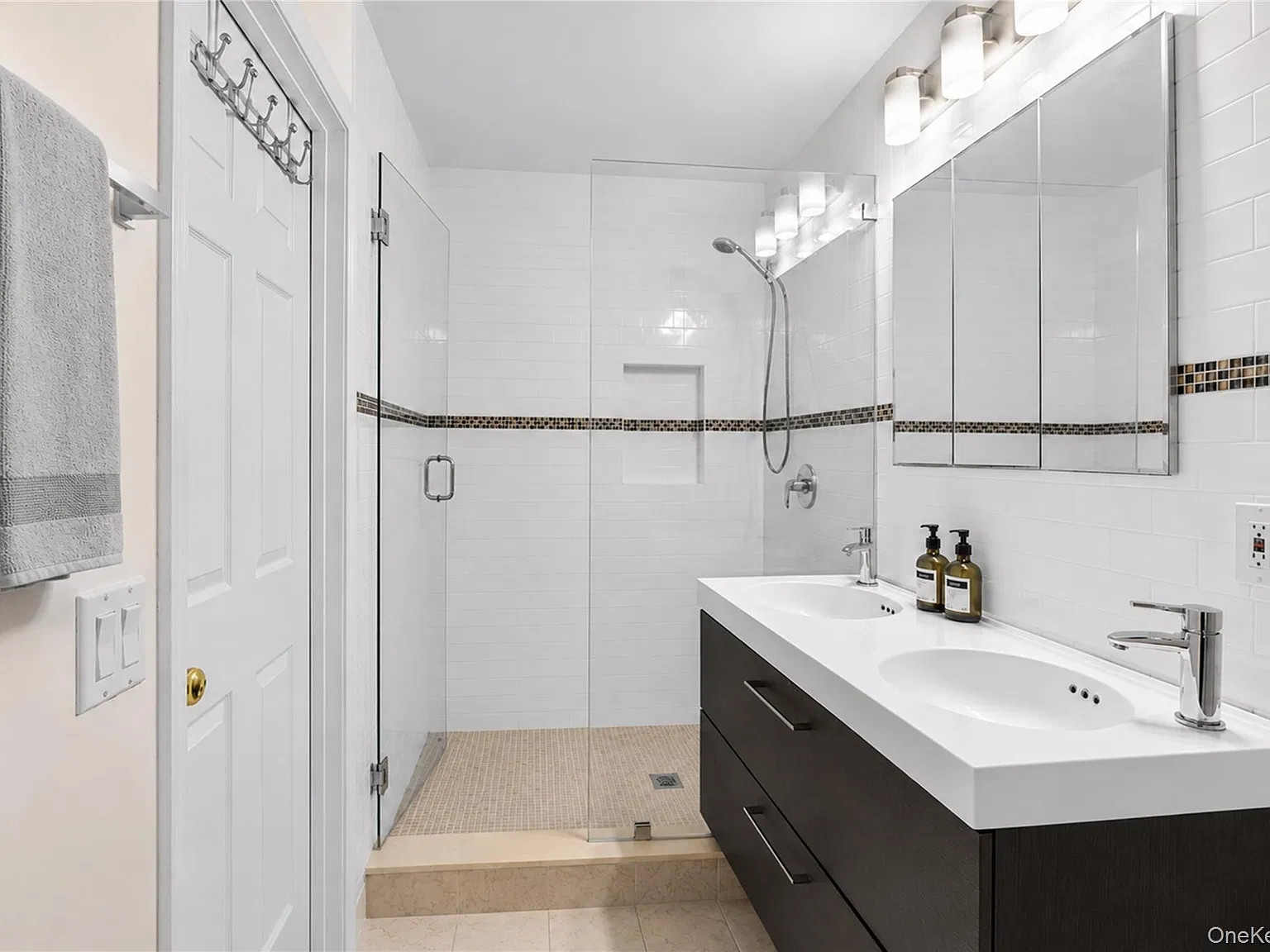 5 bed, 4.0 bath, 2363 sqft, $15,000 — Photo 4